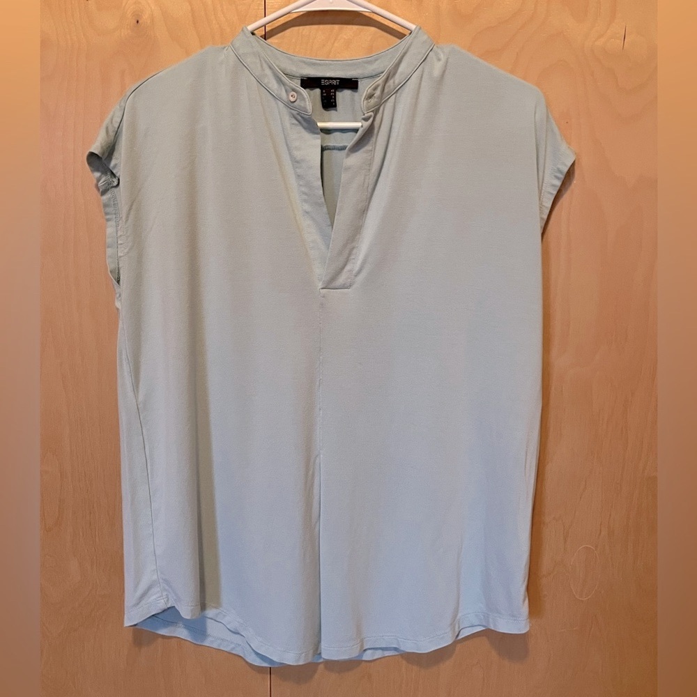 Esprit XS soft green flowy loose sleeveless top